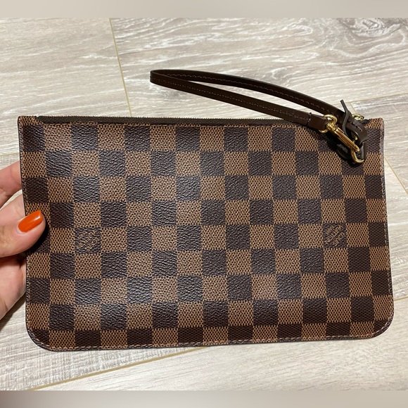 Authentic Louis Vuitton Damier Ebene Neverfull Pochette - Picture 3 of 11